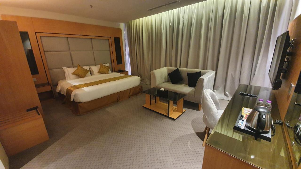 Al Rayyan Tower Hotel เจดดาห์ ภายนอก รูปภาพ